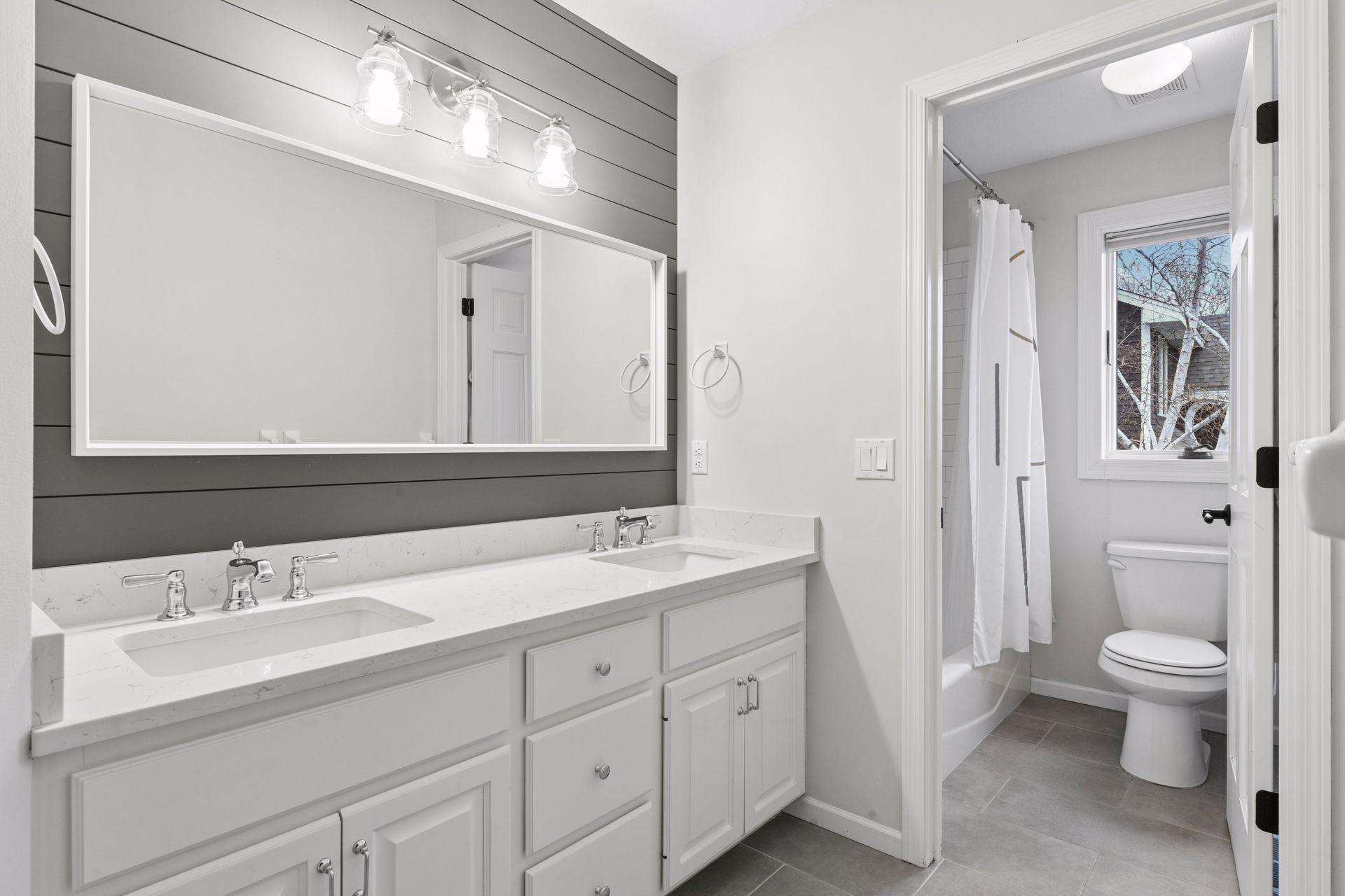 7424 Moccasin Trail