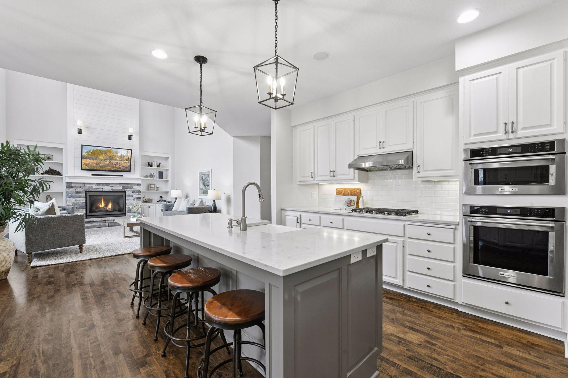 7424 Moccasin Trail