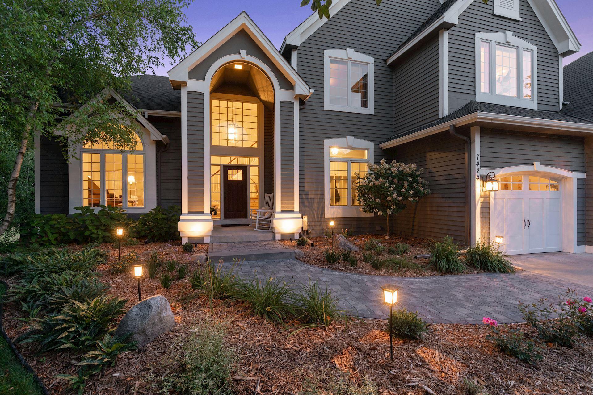 7424 Moccasin Trail