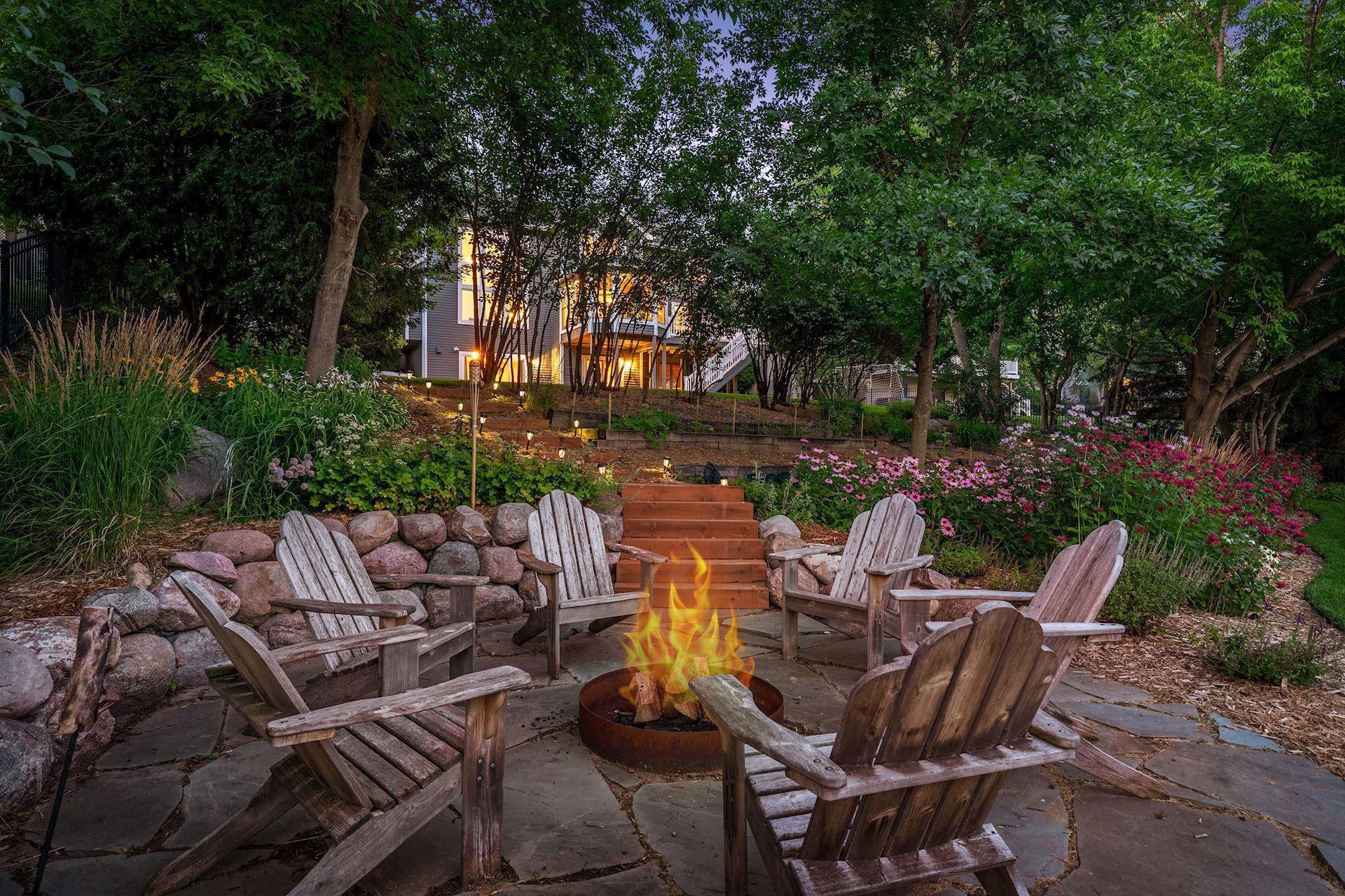 7424 Moccasin Trail