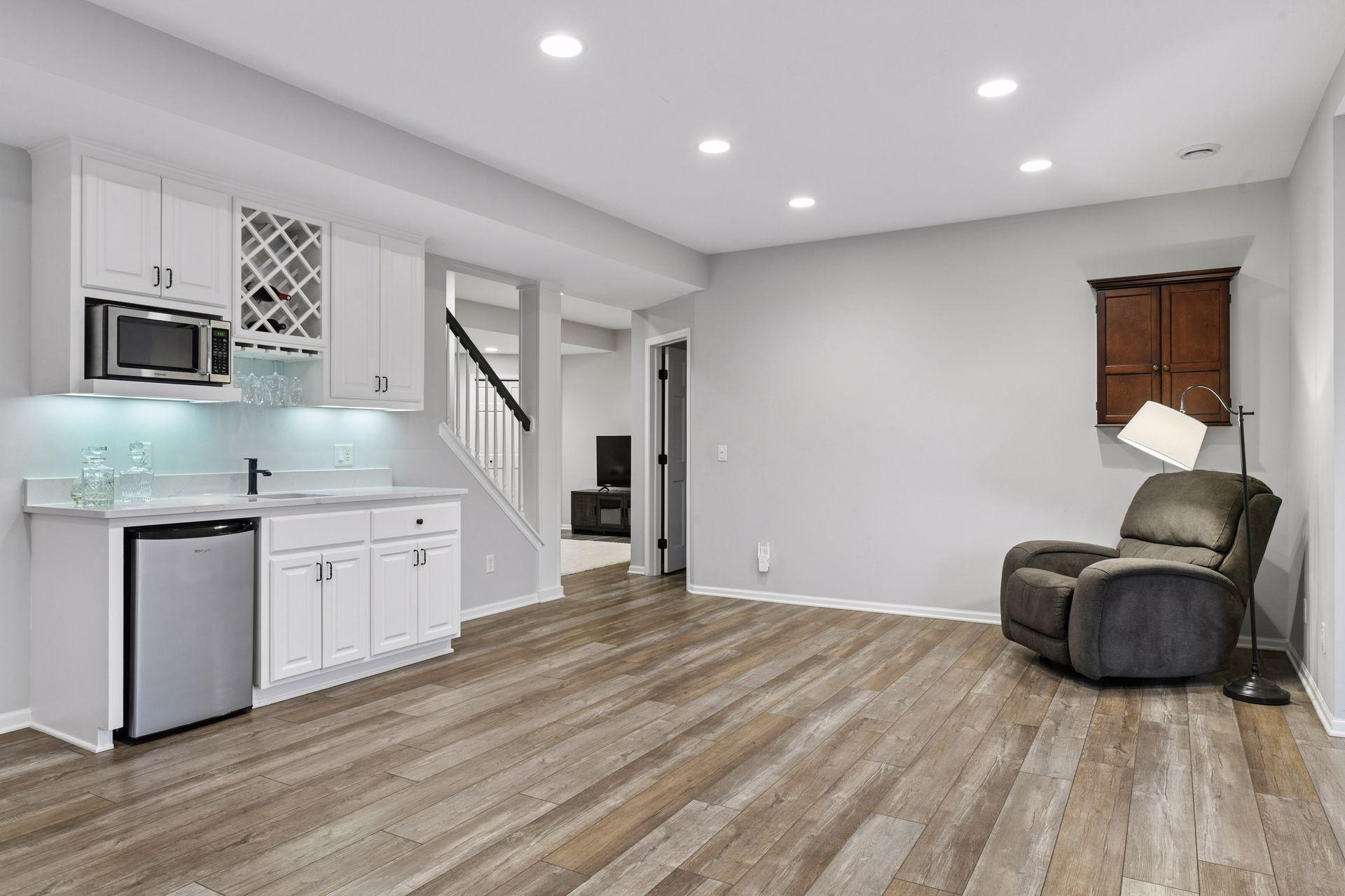 7424 Moccasin Trail