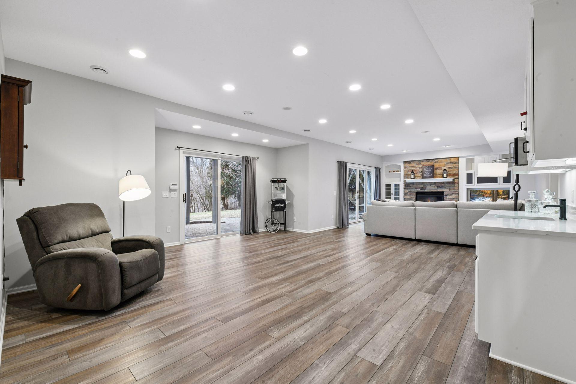 7424 Moccasin Trail