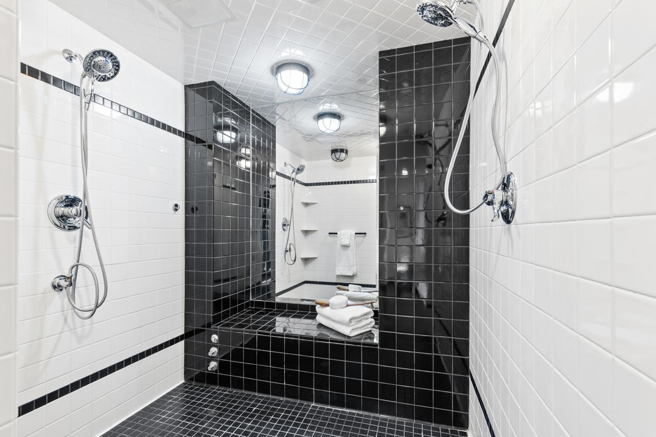 3145 Dean Court Unit: 1100