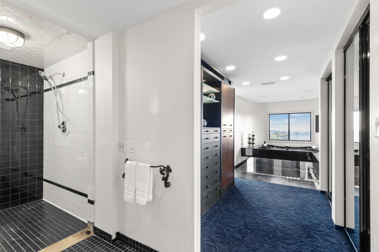 3145 Dean Court Unit: 1100