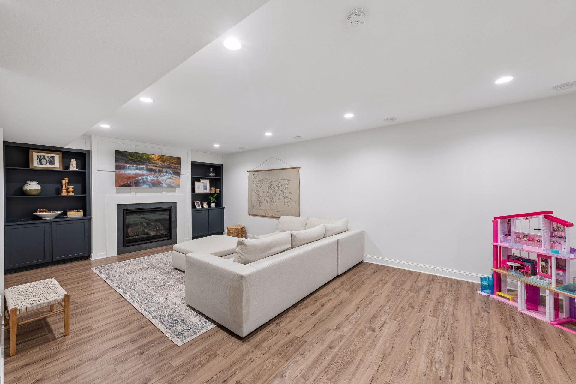 2430 Lacy Lane