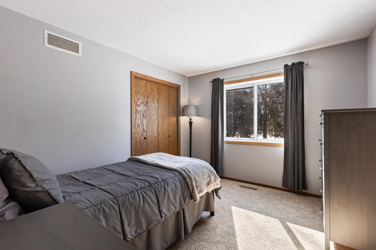 4250 Kingsview Lane N