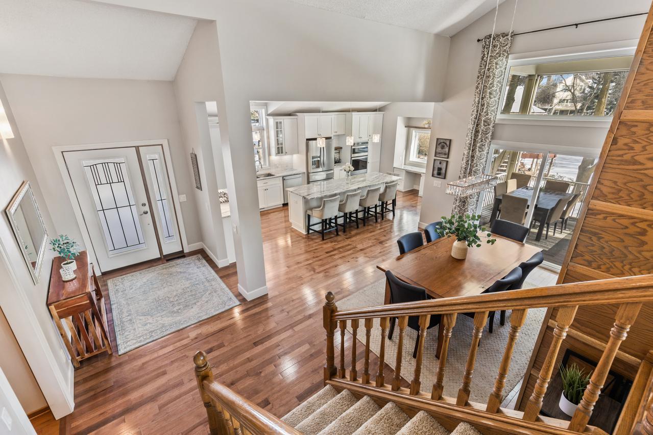 4250 Kingsview Lane N