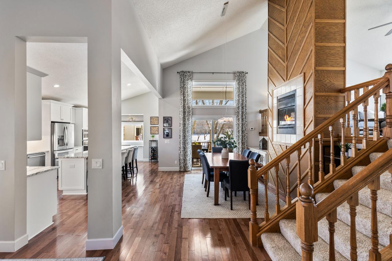 4250 Kingsview Lane N