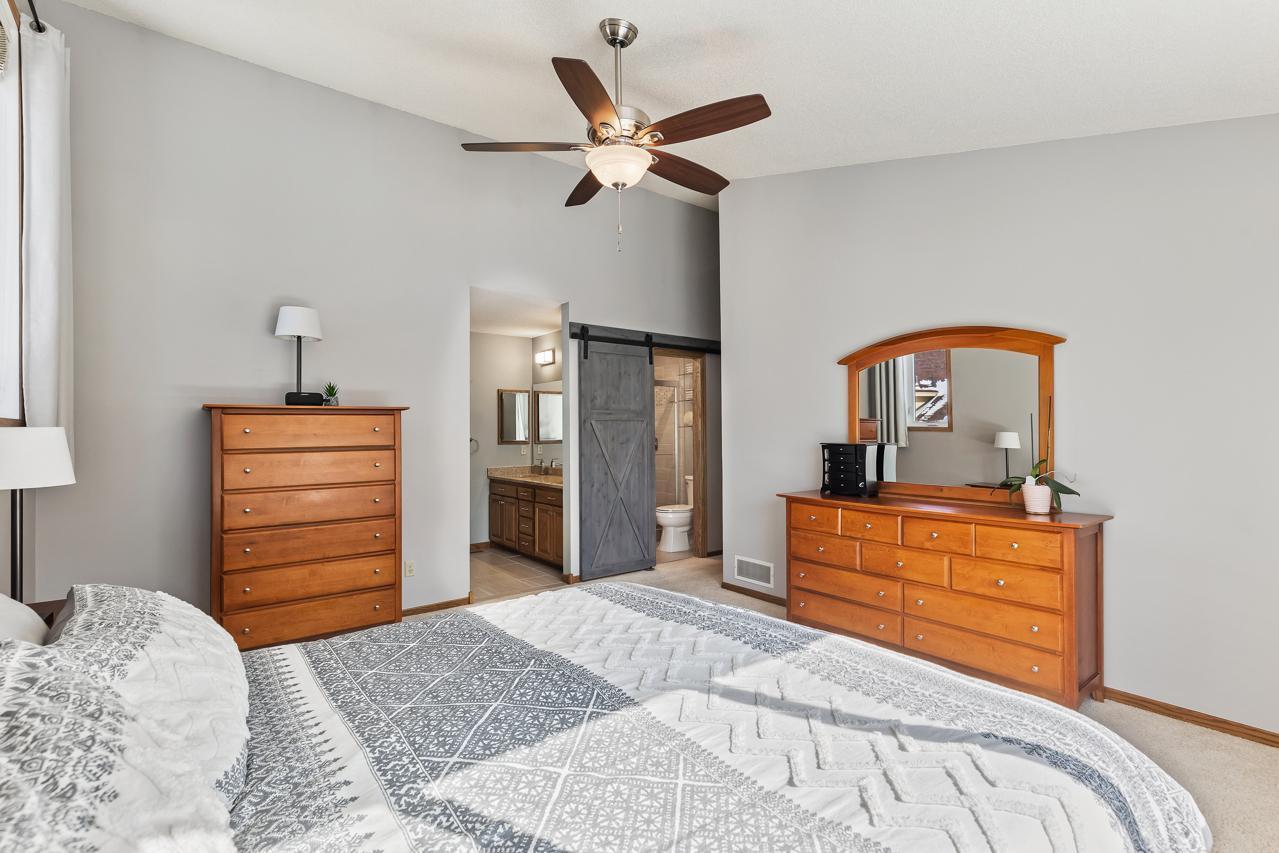 4250 Kingsview Lane N