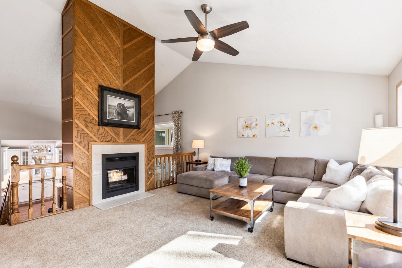 4250 Kingsview Lane N