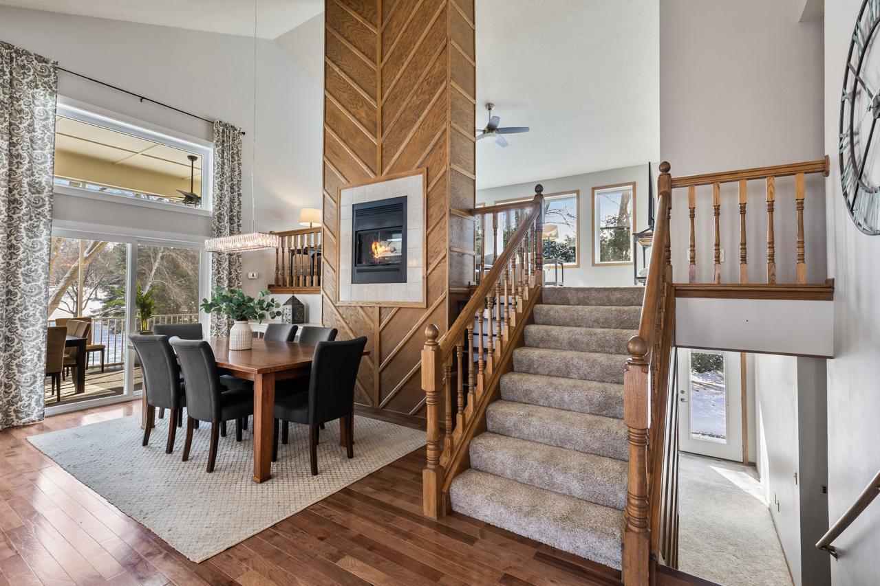 4250 Kingsview Lane N