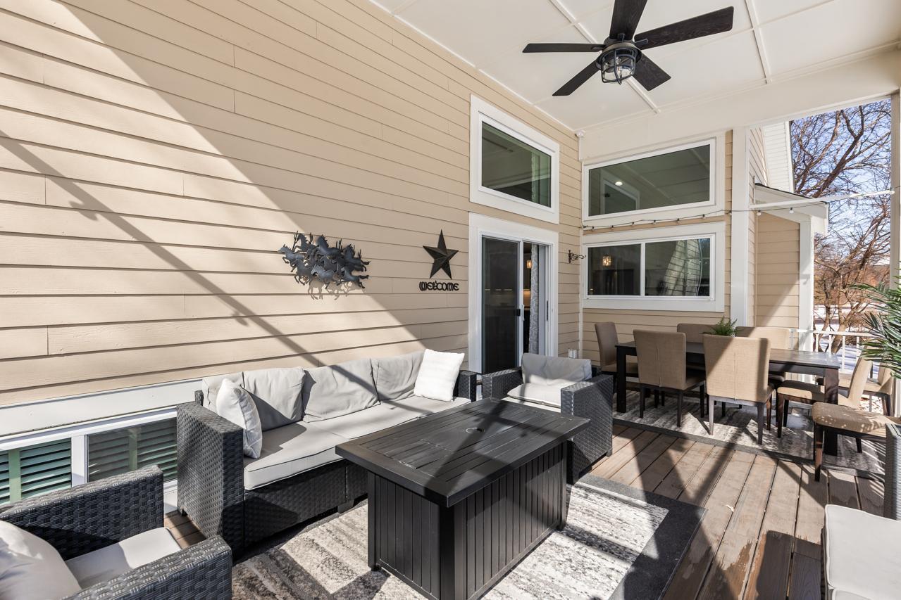 4250 Kingsview Lane N