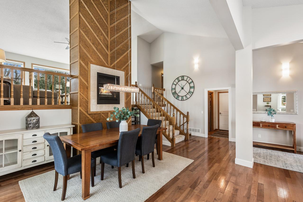 4250 Kingsview Lane N