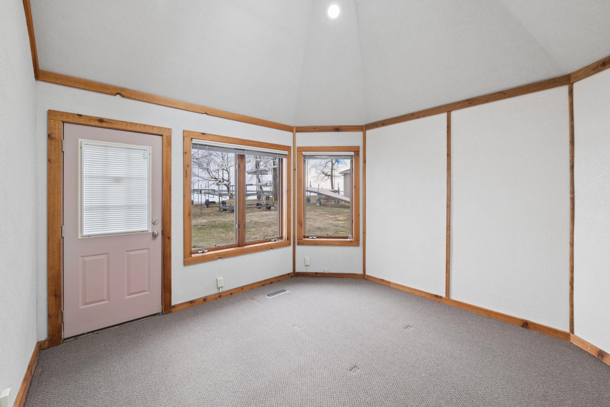 46302 Port Royal Road