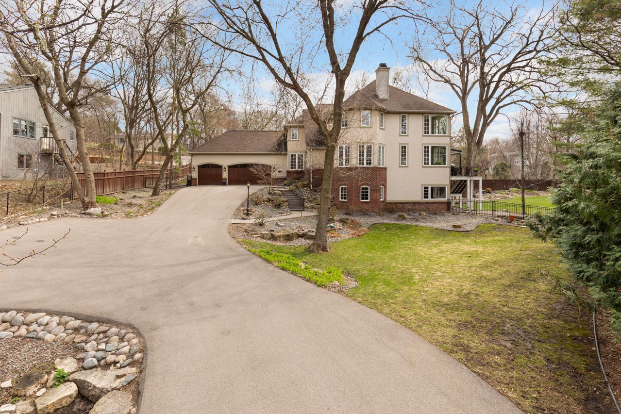 4251 Manor Court Road