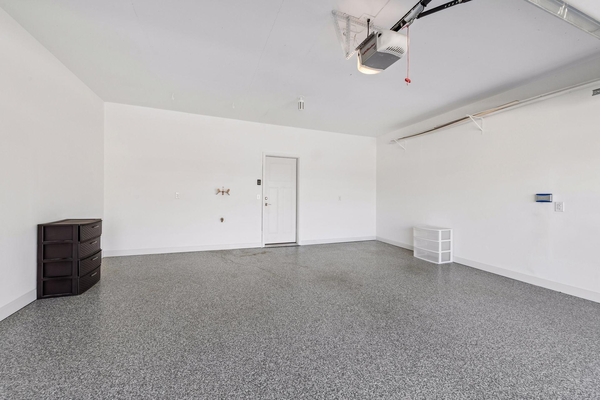 1055 Roselyn Drive