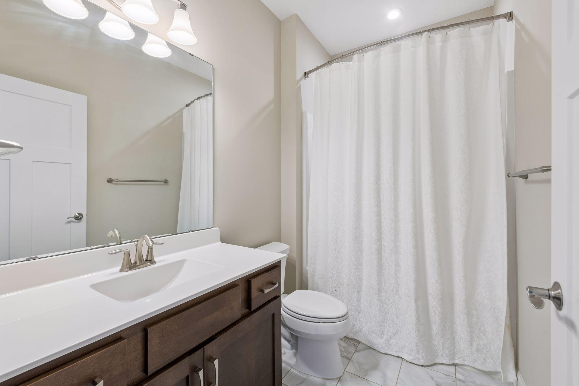 1055 Roselyn Drive