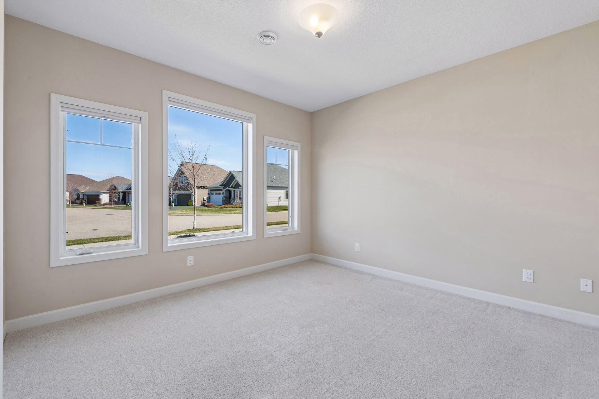 1055 Roselyn Drive