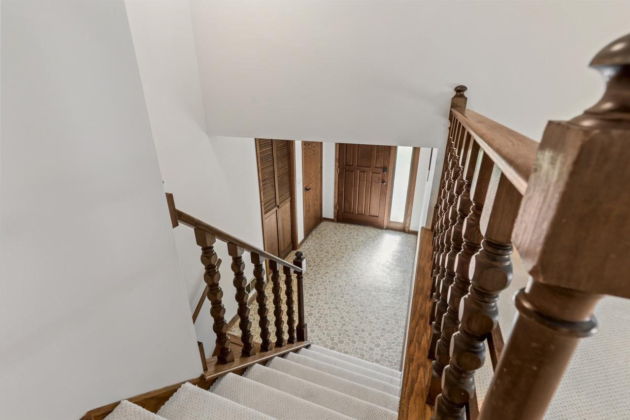135 Pleasant Lane E