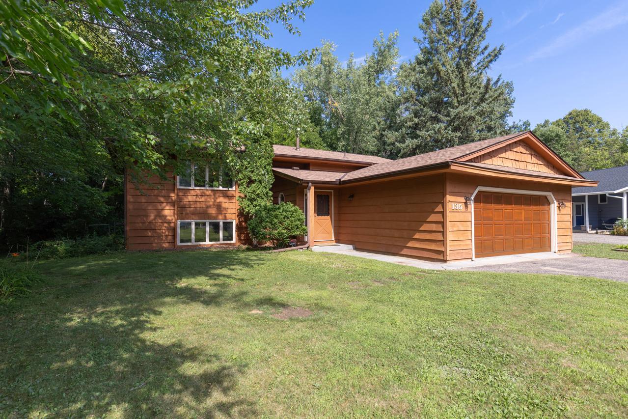 135 Pleasant Lane E