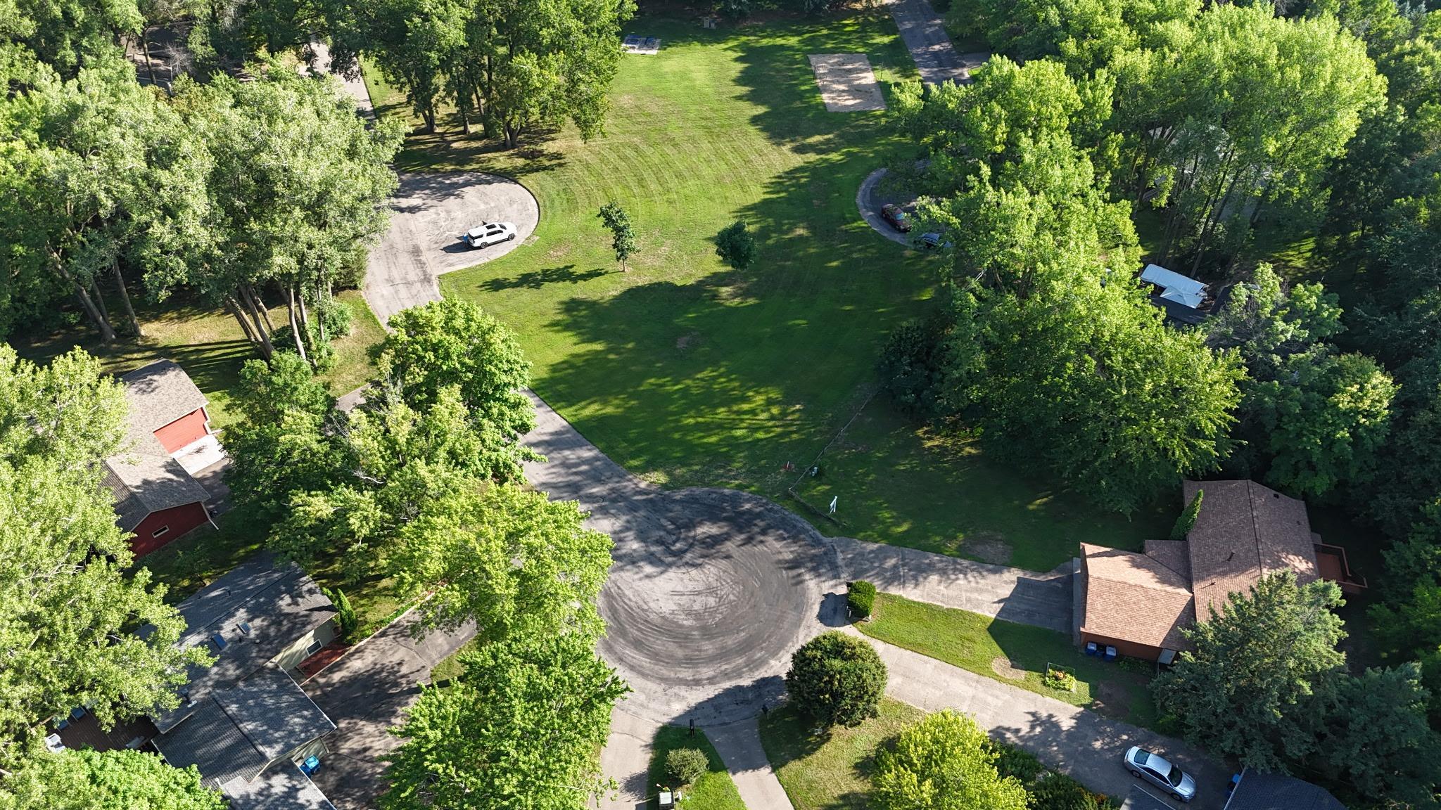 135 Pleasant Lane E