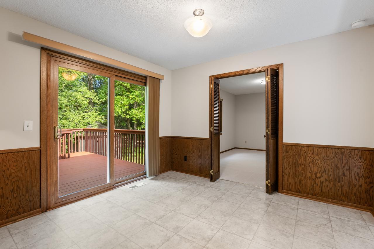 135 Pleasant Lane E