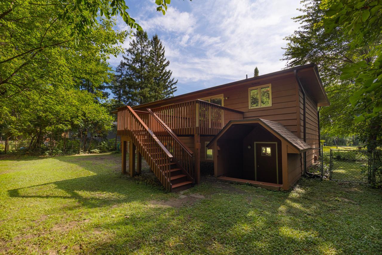 135 Pleasant Lane E