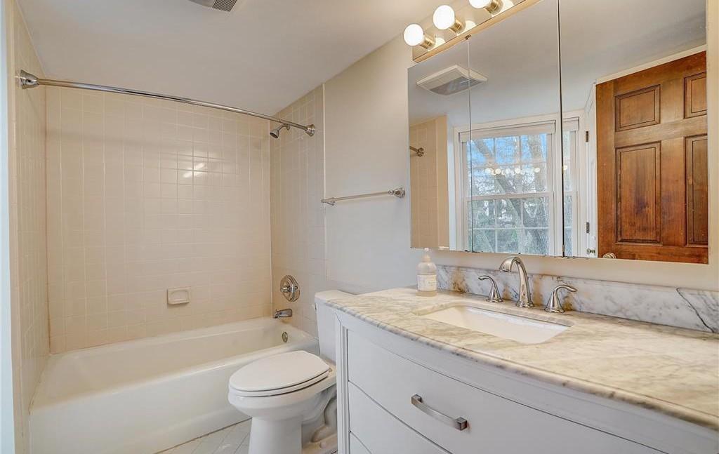 603 Lake Street Unit: 307