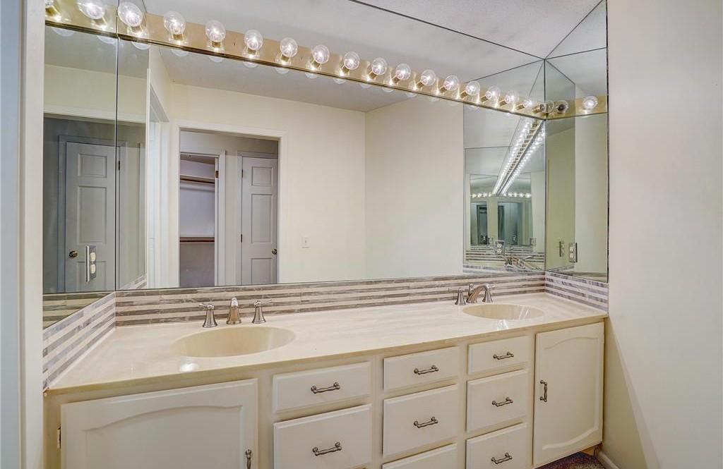 603 Lake Street Unit: 307