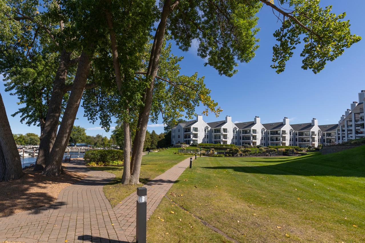 603 Lake Street Unit: 307