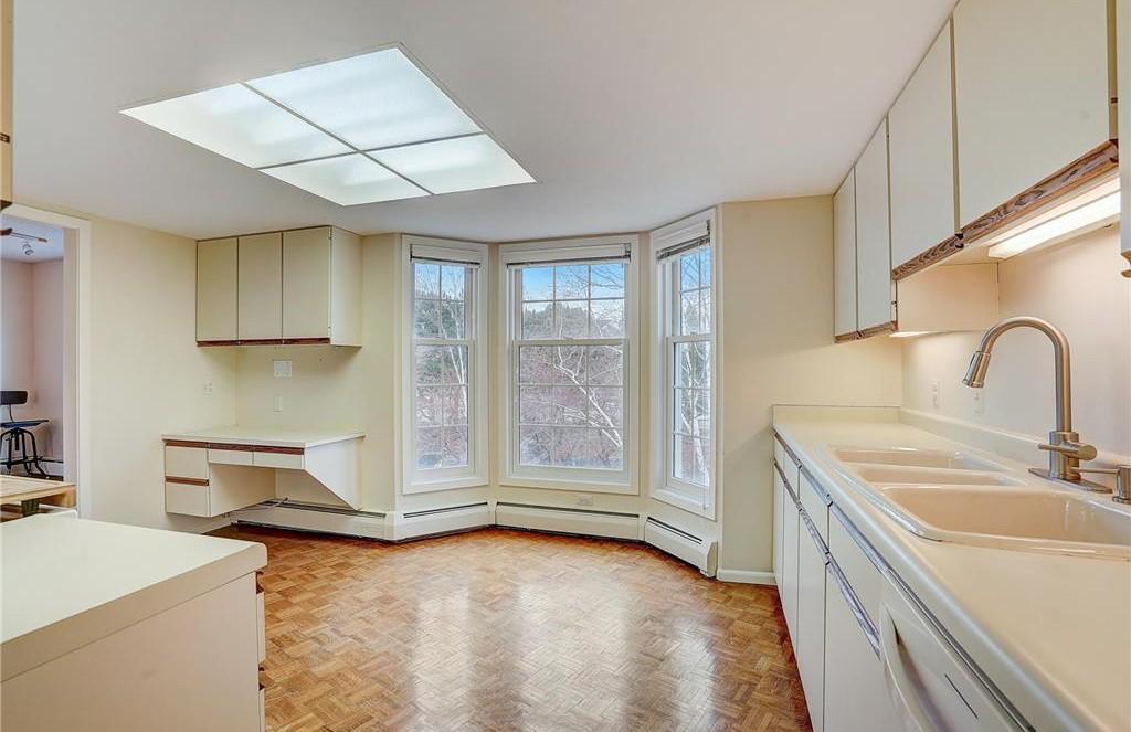 603 Lake Street Unit: 307