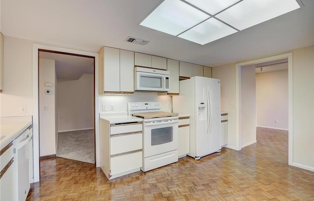 603 Lake Street Unit: 307