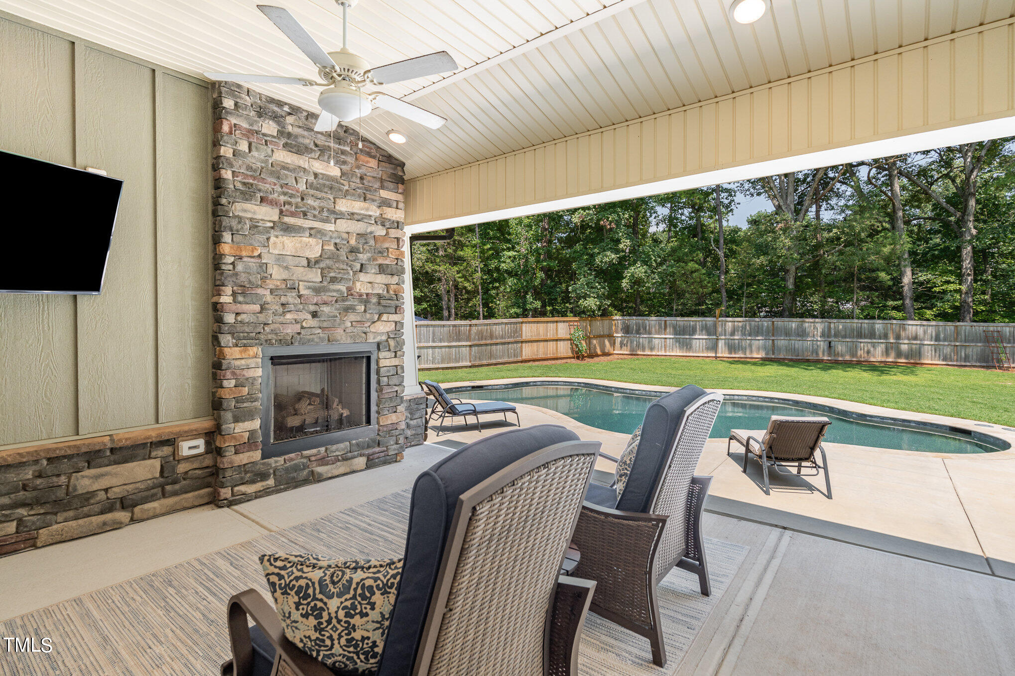 5004 Harvestview Drive