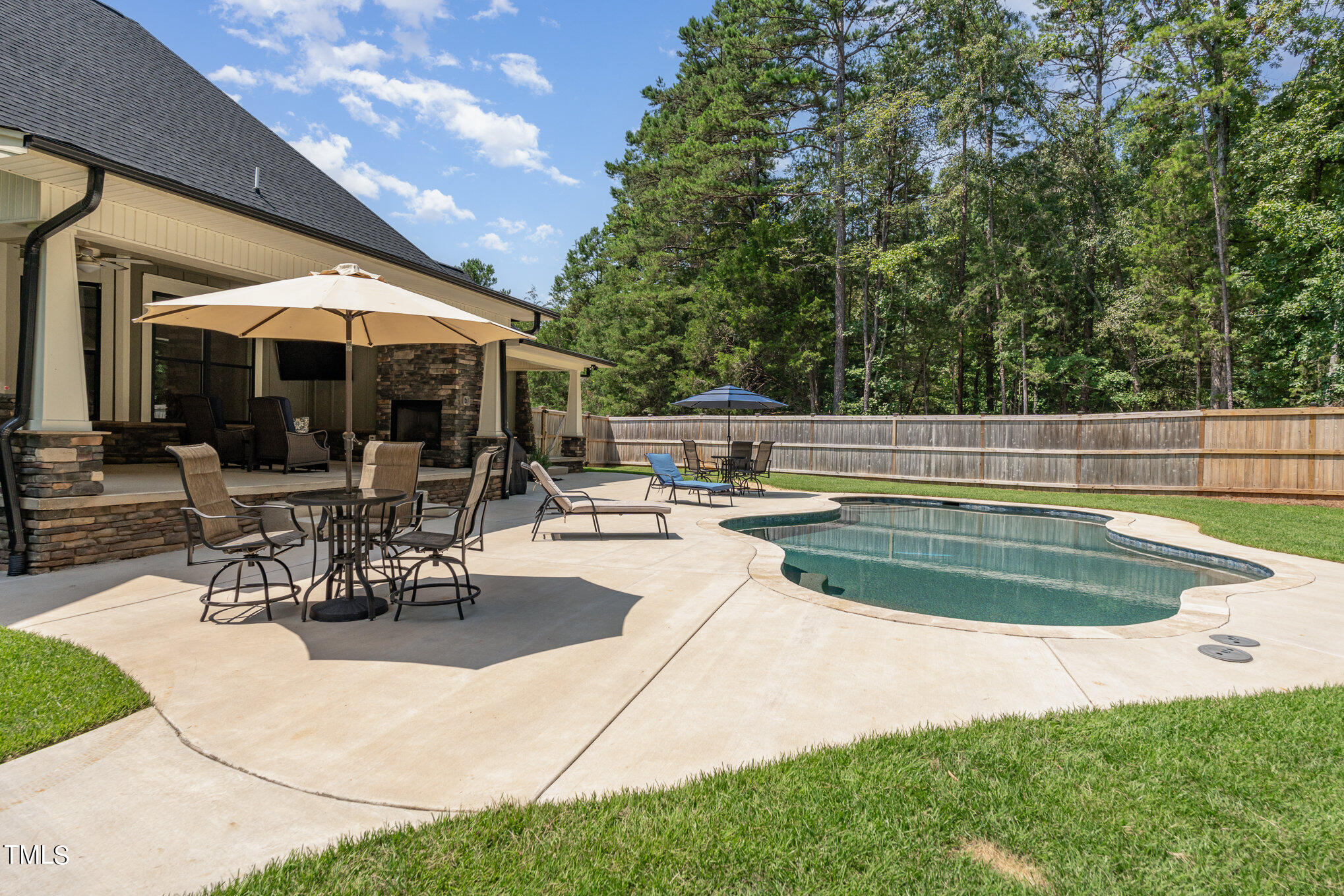 5004 Harvestview Drive