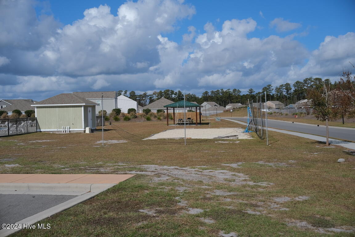 8339 E Highcroft Drive NE