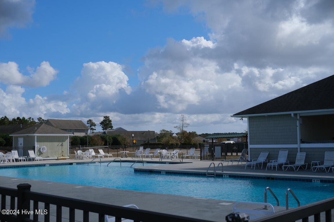 8339 E Highcroft Drive NE