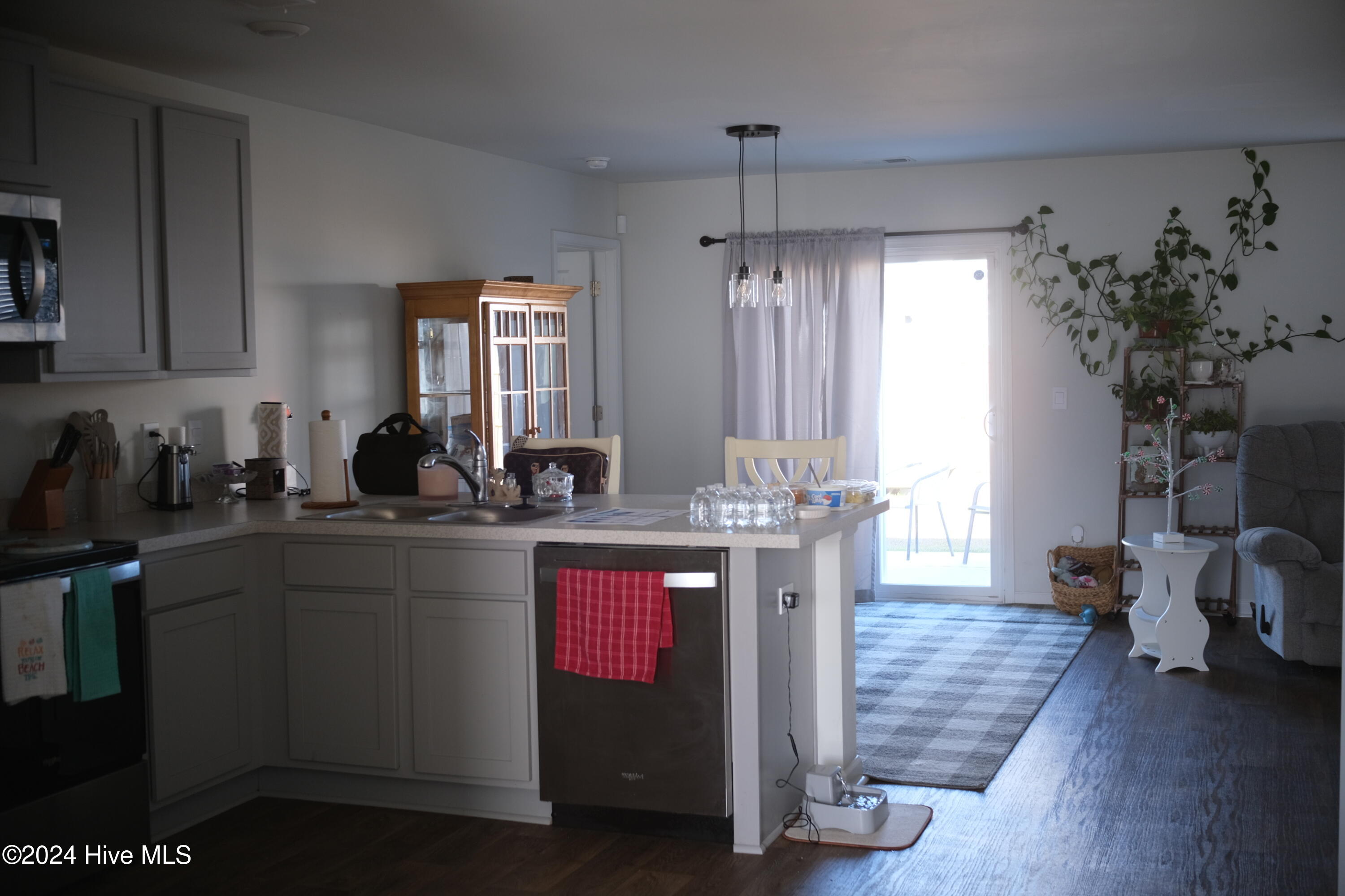 8339 E Highcroft Drive NE