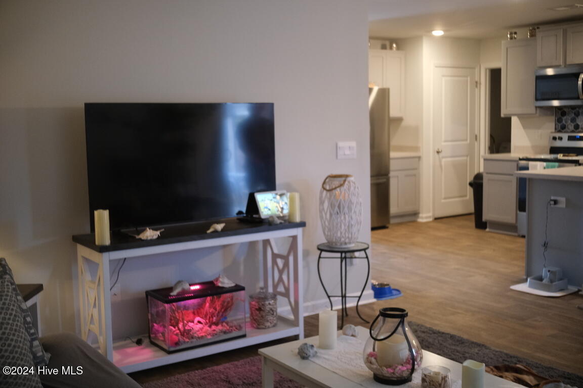 8339 E Highcroft Drive NE