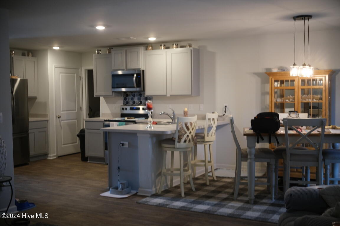 8339 E Highcroft Drive NE