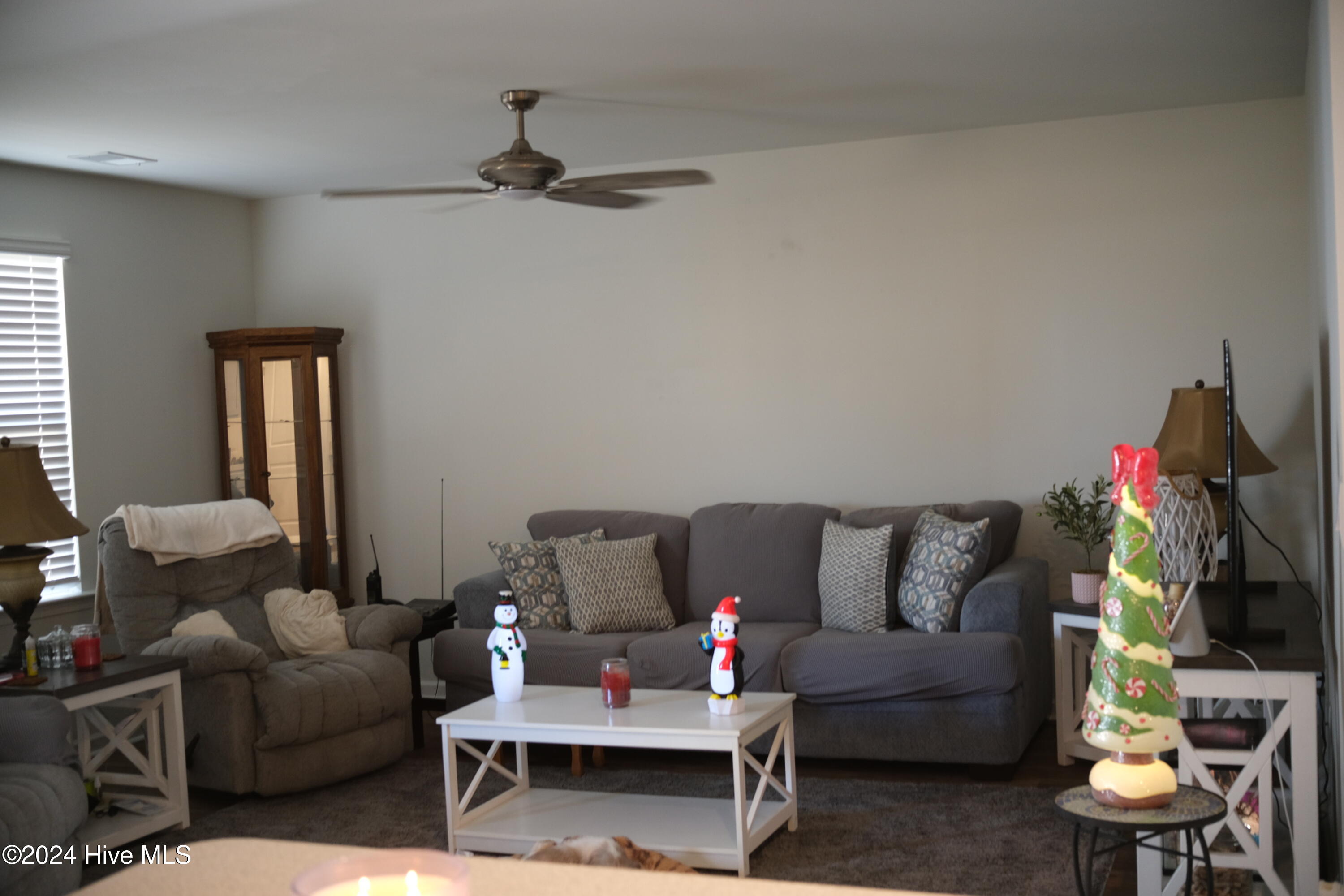 8339 E Highcroft Drive NE