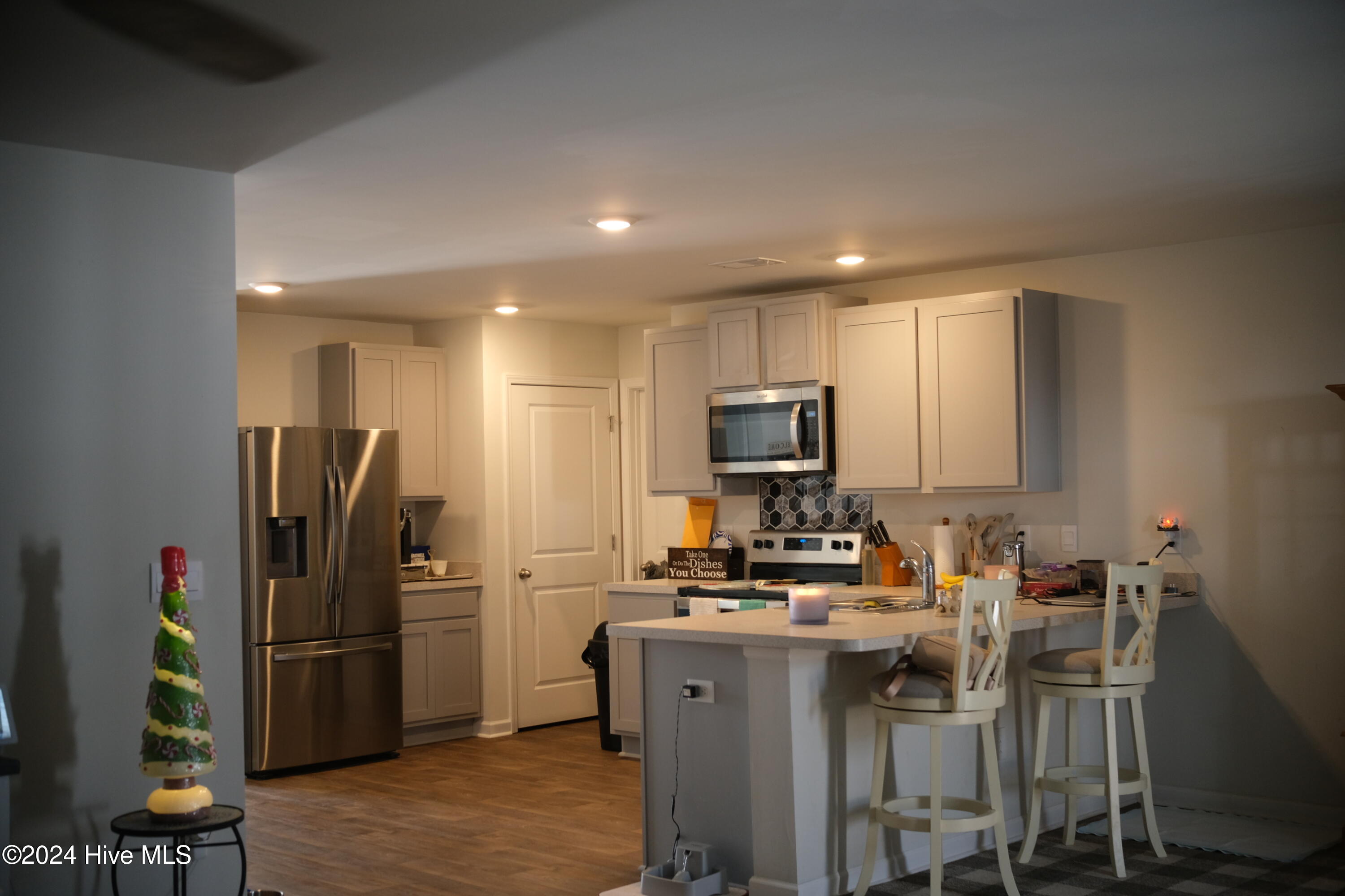 8339 E Highcroft Drive NE