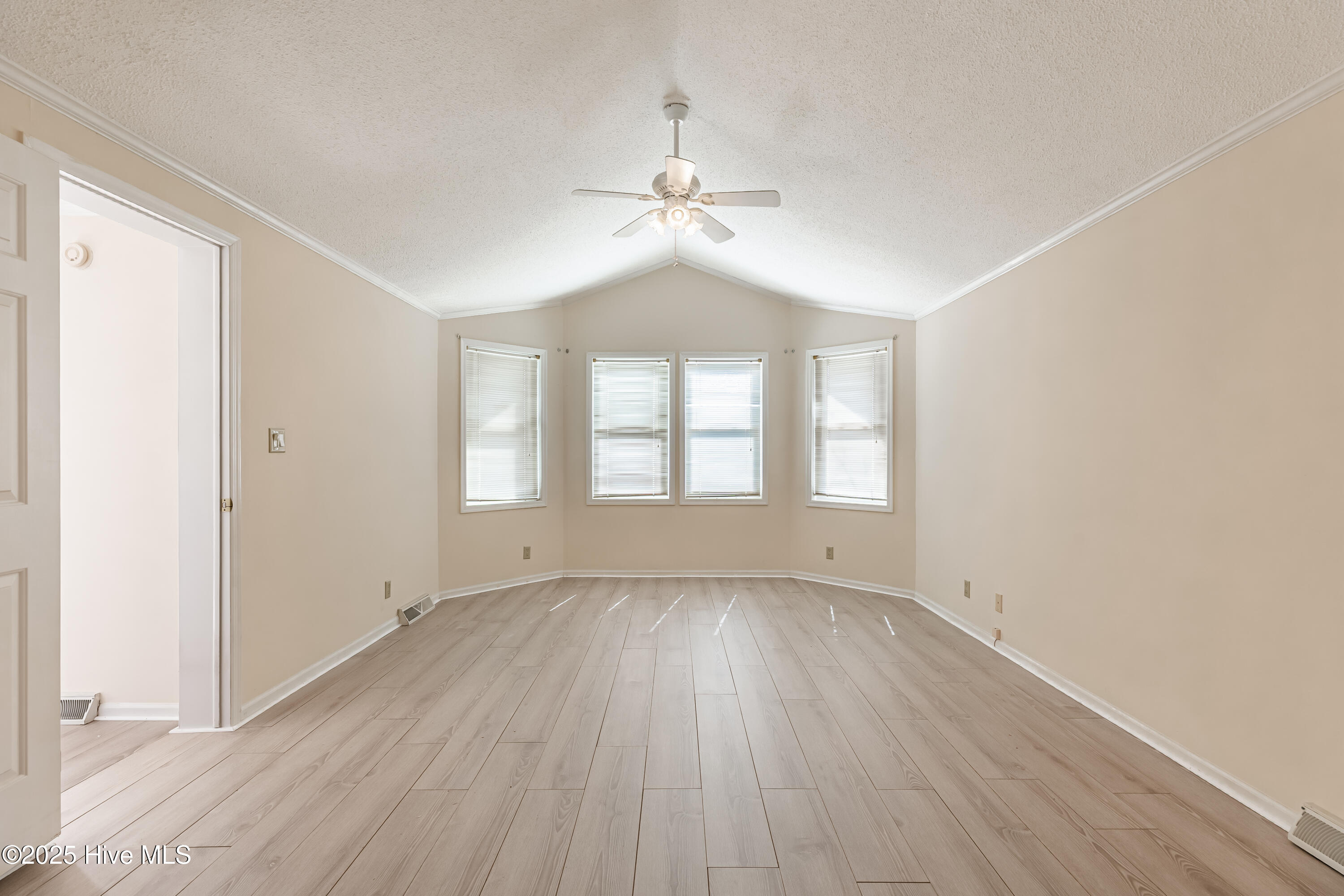 1092 Nautical Lane SW