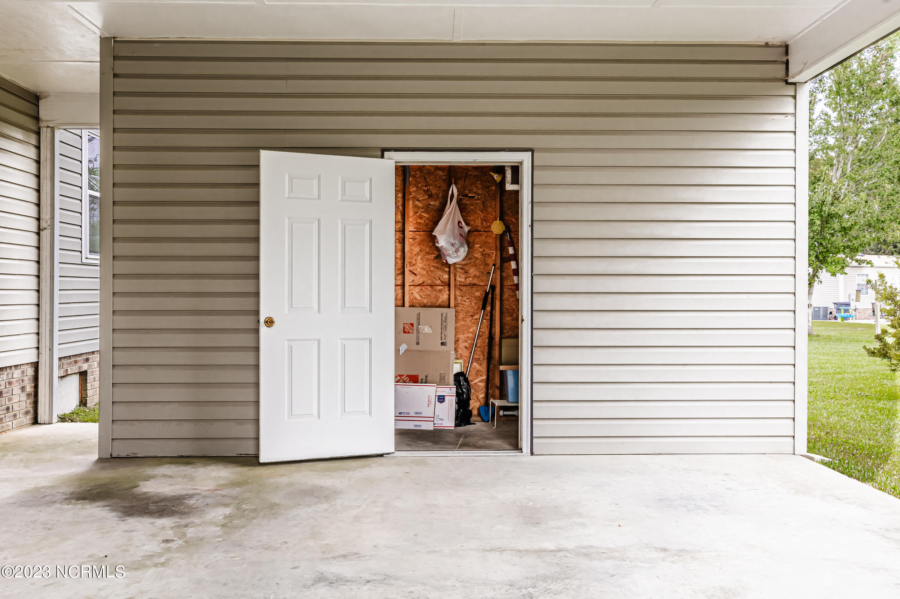 1092 Nautical Lane SW