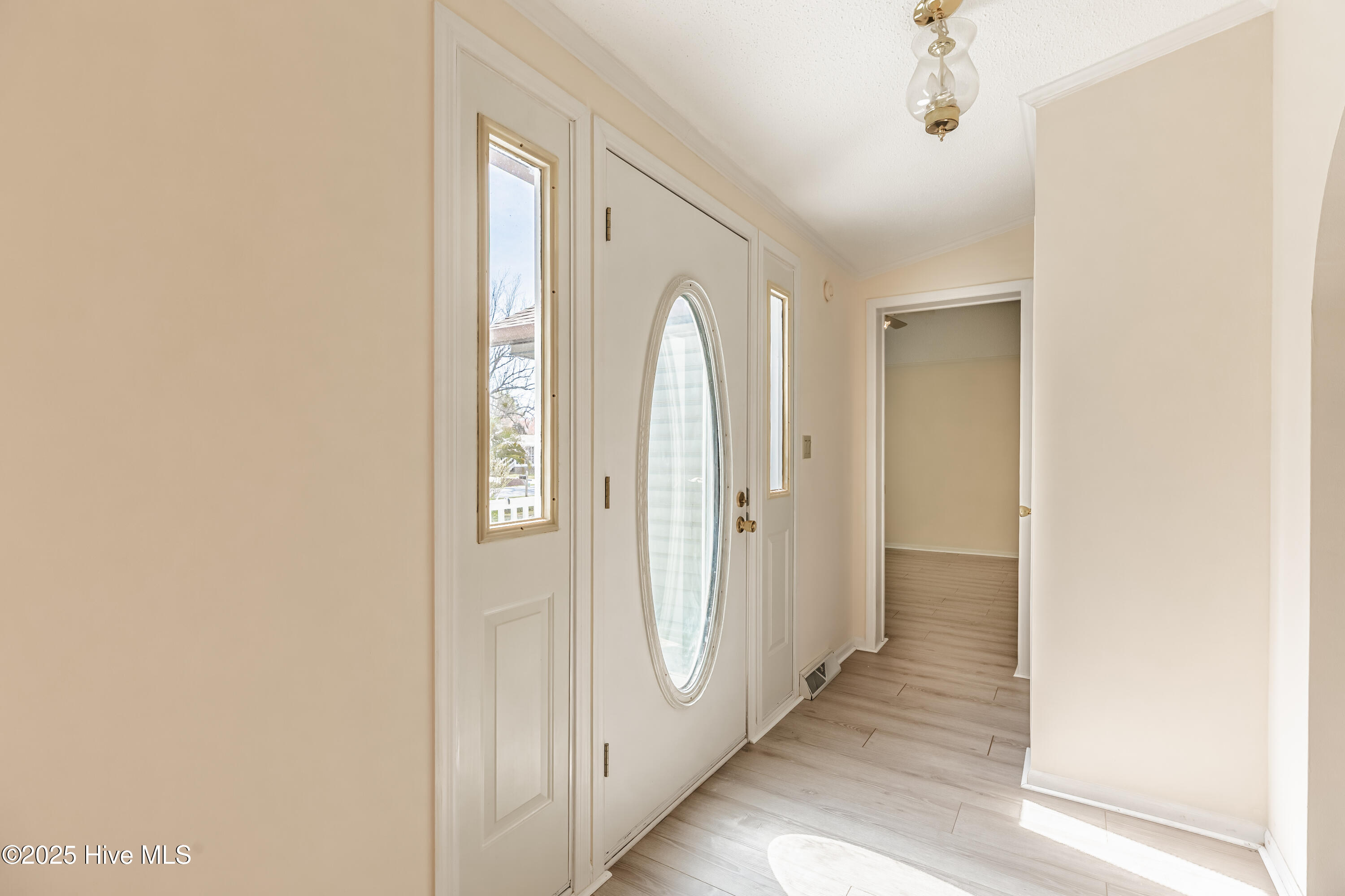 1092 Nautical Lane SW