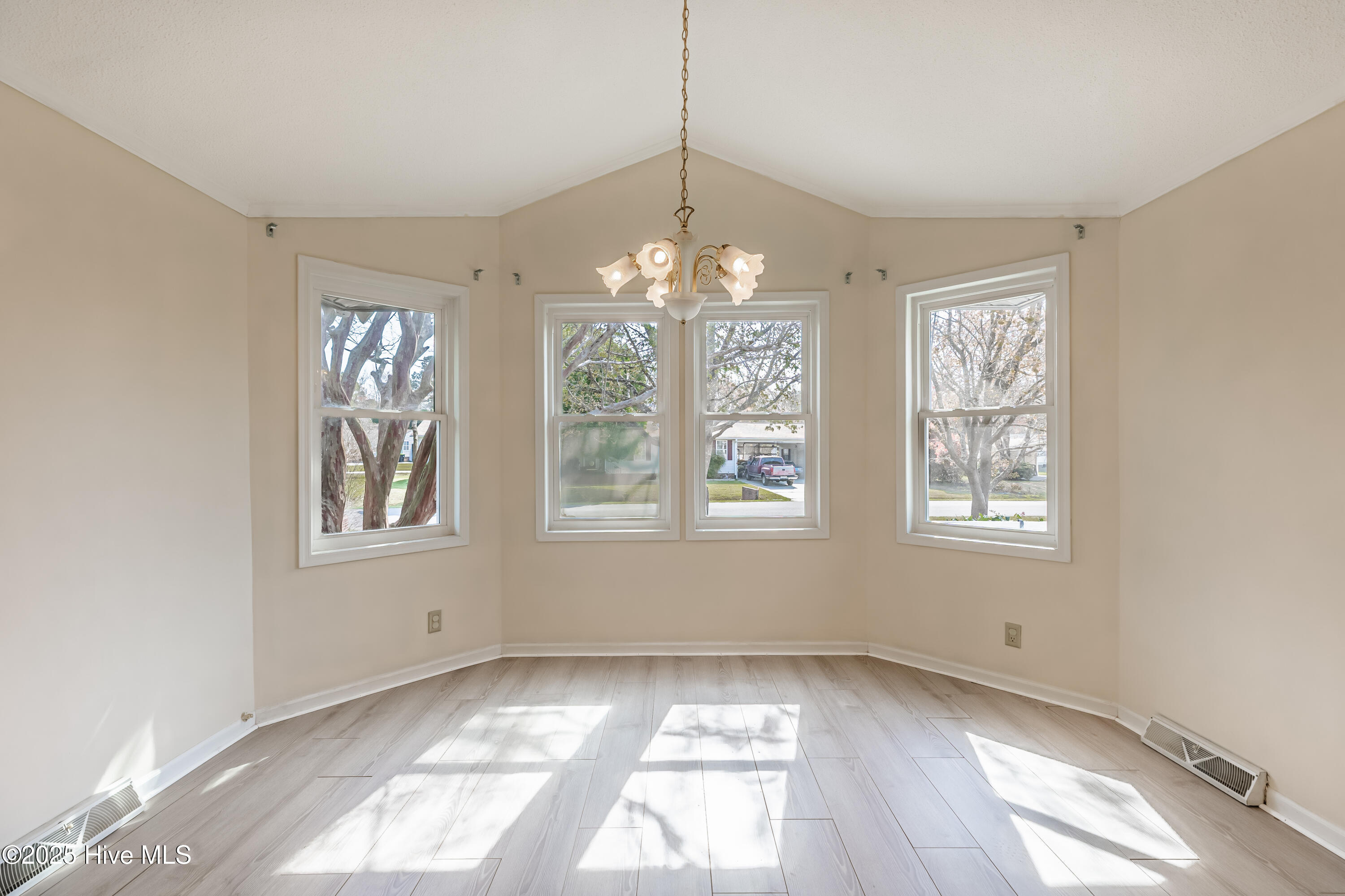 1092 Nautical Lane SW