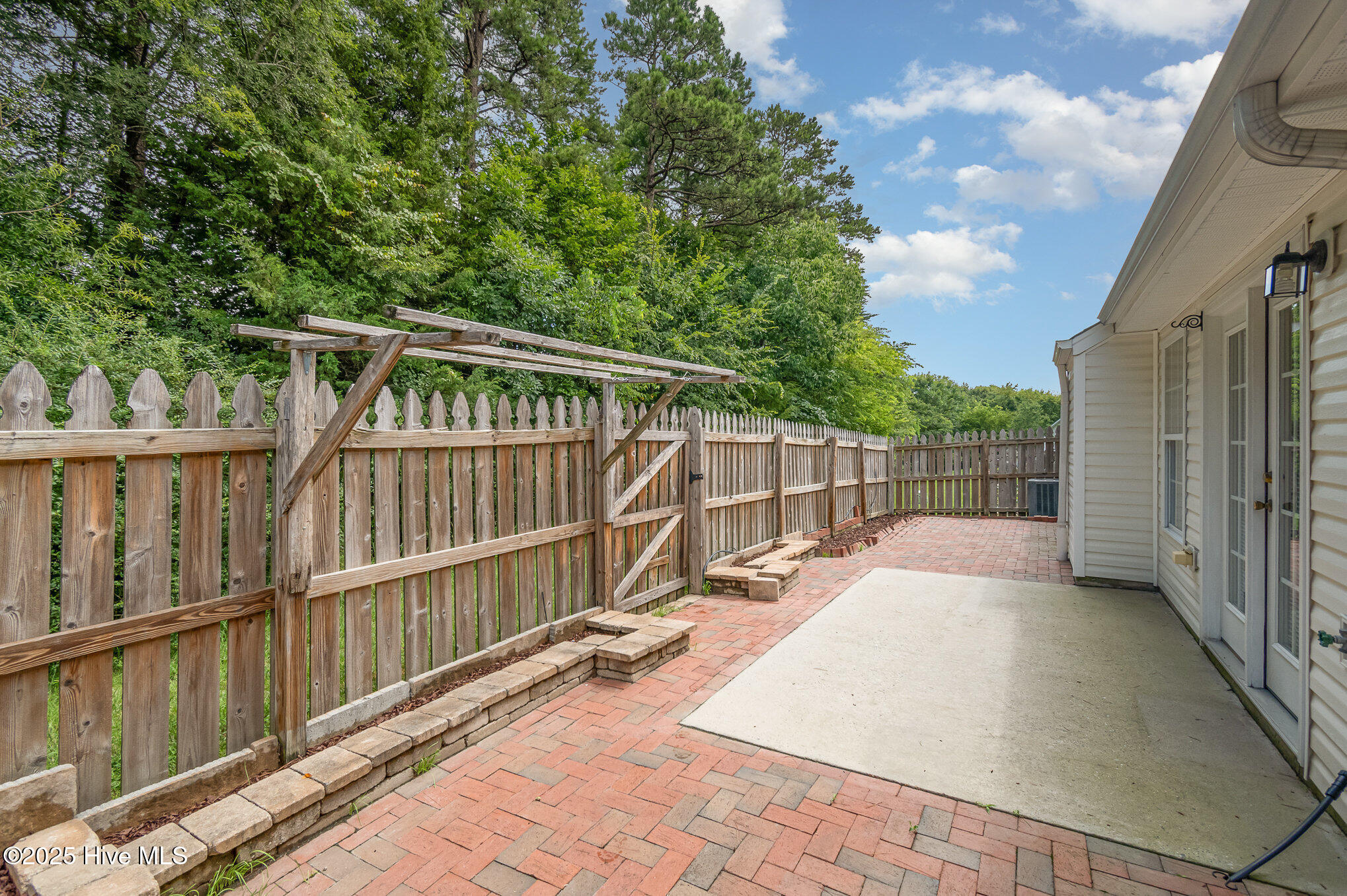 2114 Sweetbay Circle