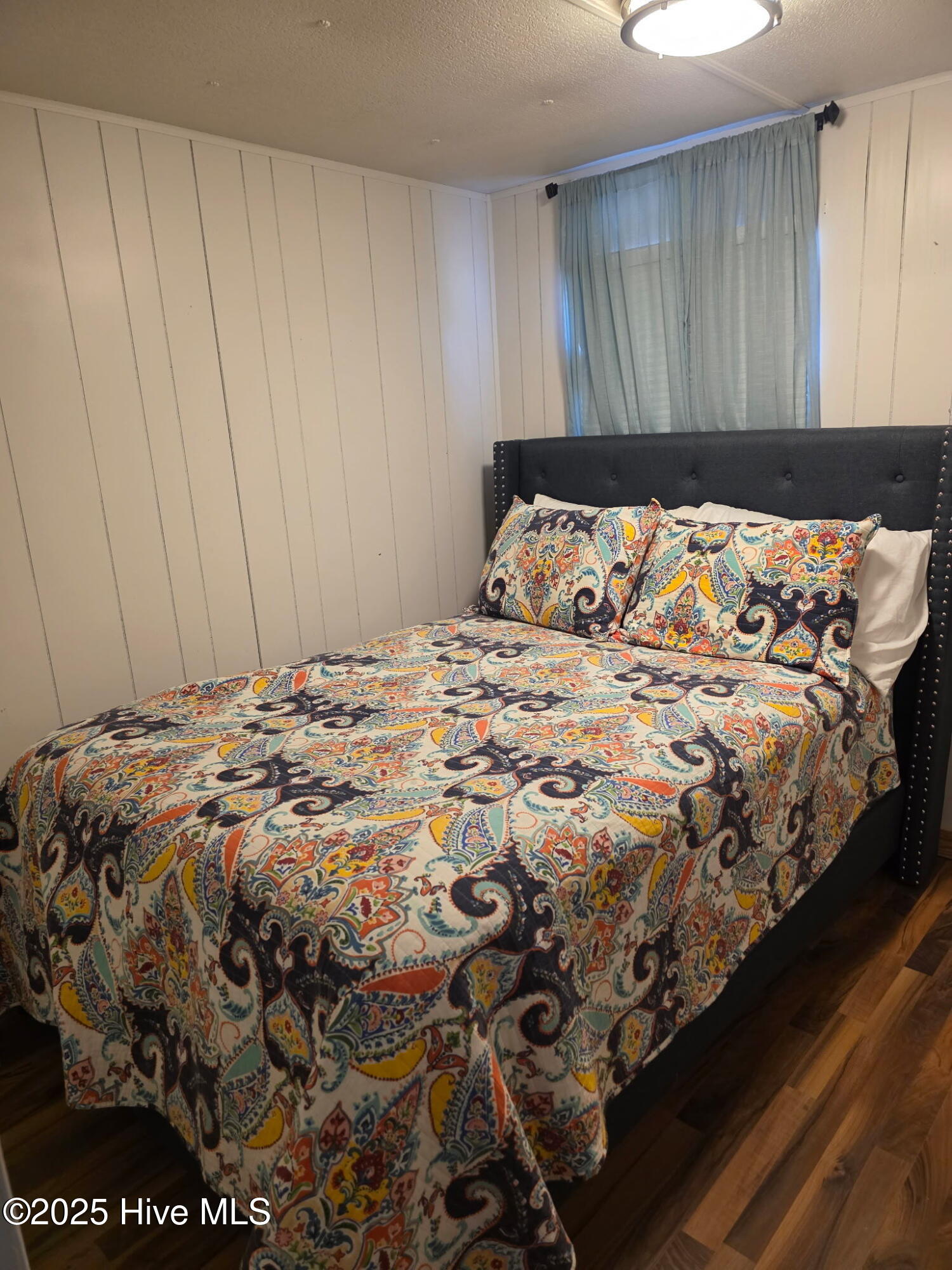 2202 SW Azalea Drive SW