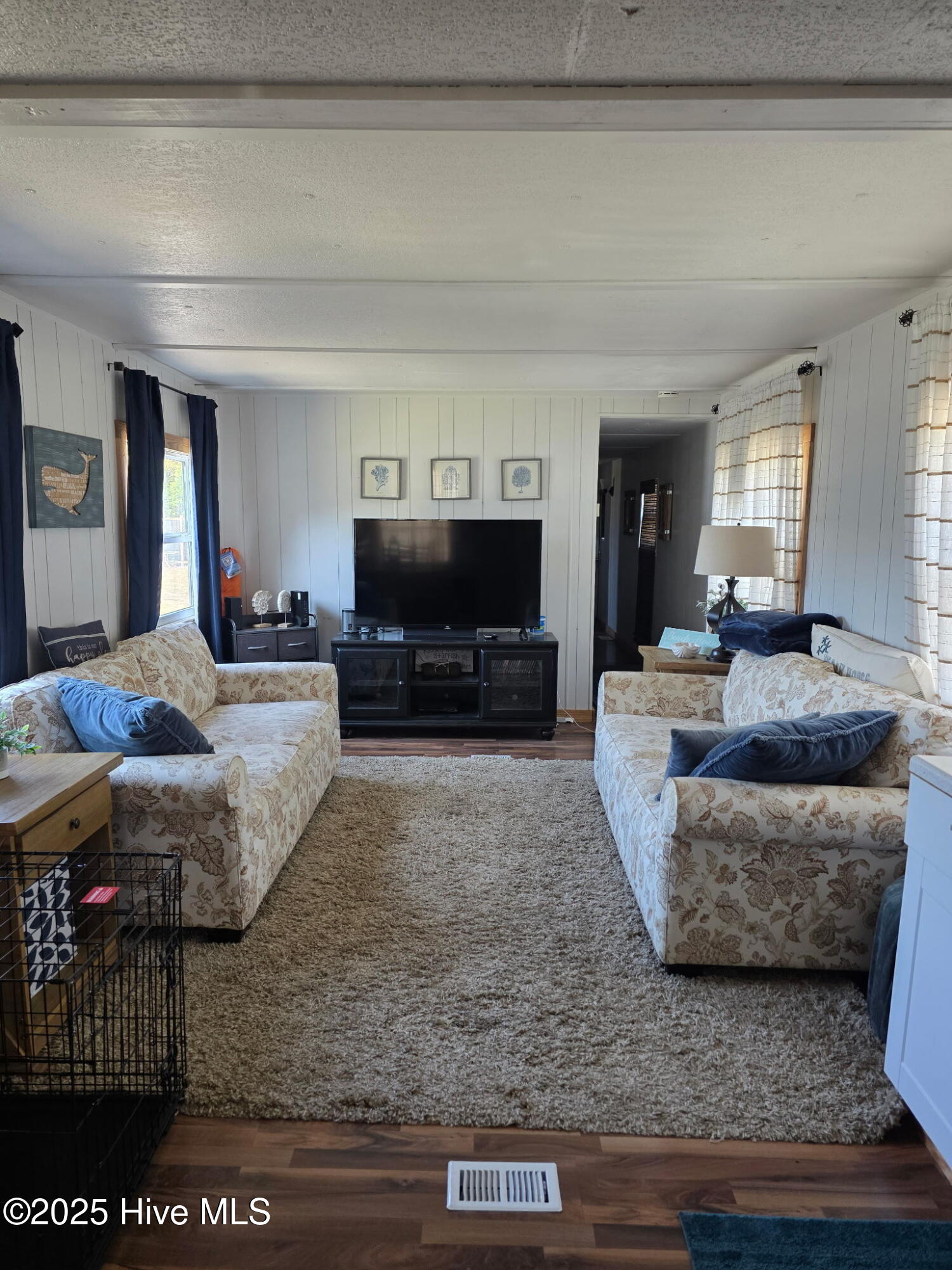 2202 SW Azalea Drive SW