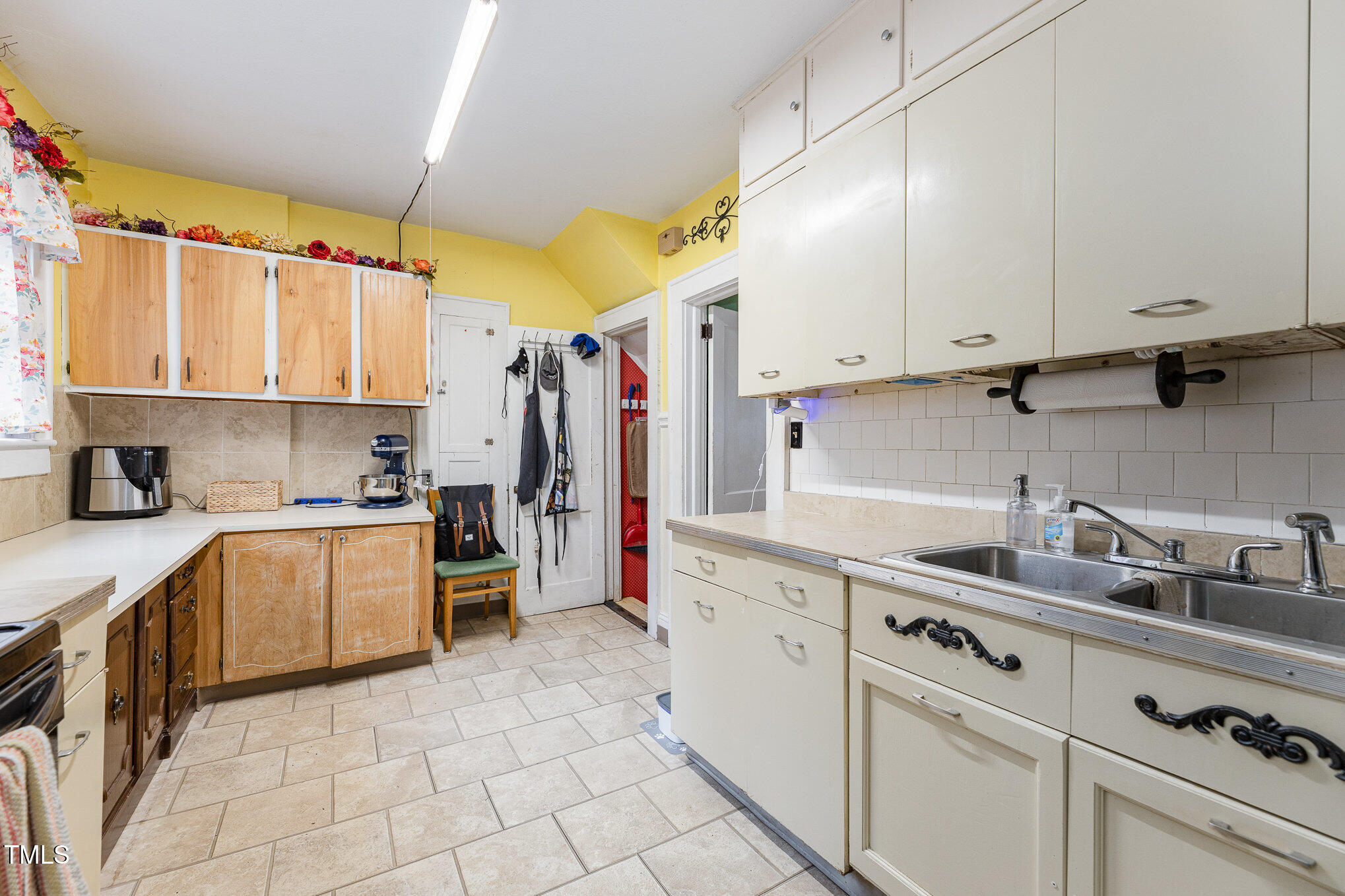 1303 Rainy Street