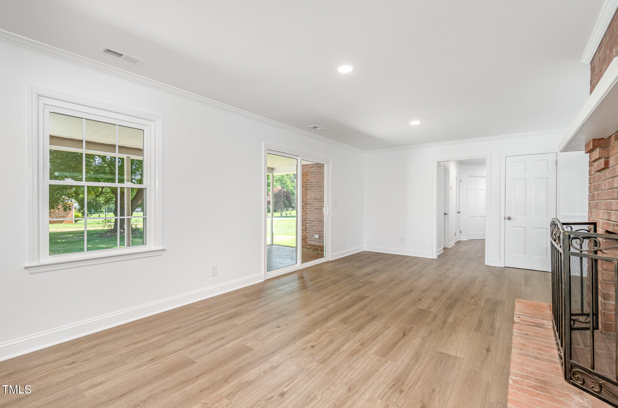 5211 Ventura Drive